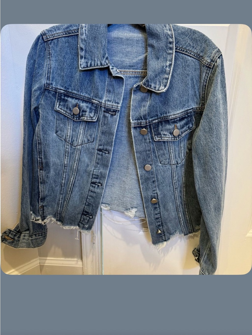 Lea and Viola Distressed
Cropped Denim Jacket, Size S, like new
